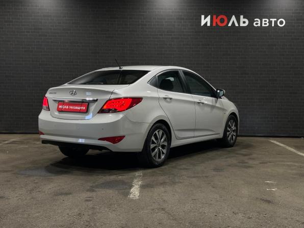 Hyundai Solaris I Рестайлинг с пробегом 2015 года, цена 1 250 000 рублей, 85212 км, седан, Автокод Объявления