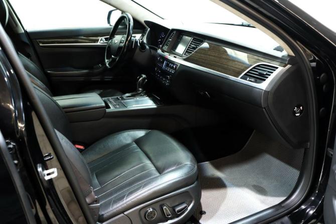 Hyundai Genesis II с пробегом 2015 года, цена 1 620 000 рублей, 265746 км, седан, Автокод Объявления