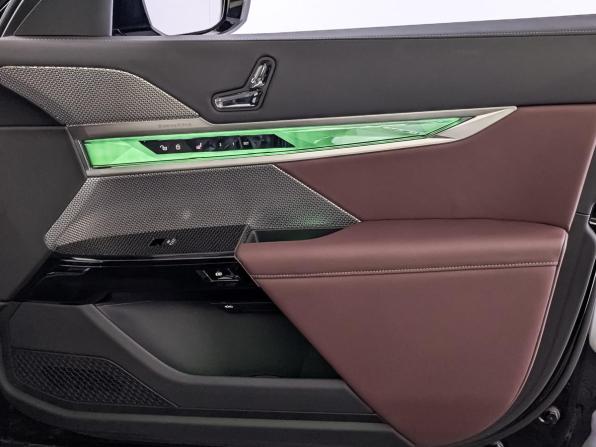 BMW 7 серии VII (G70) с пробегом 2025 года, цена 15 900 000 рублей, 8049 км, седан, Автокод Объявления