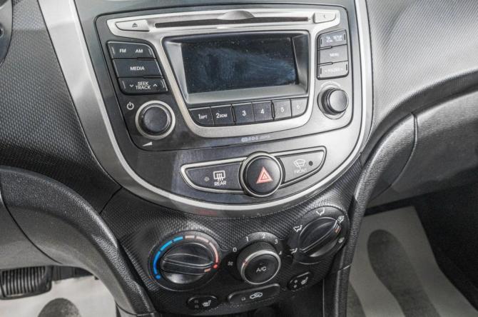 Hyundai Solaris I Рестайлинг с пробегом 2015 года, цена 949 000 рублей, 171000 км, седан, Автокод Объявления