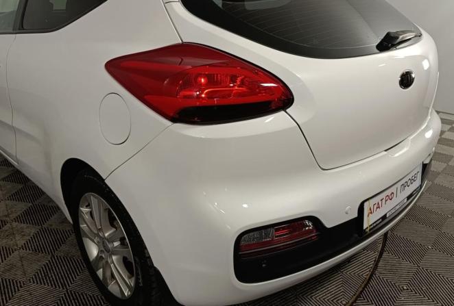 Kia Ceed II с пробегом 2015 года, цена 965 000 рублей, 177228 км, хэтчбек, Автокод Объявления