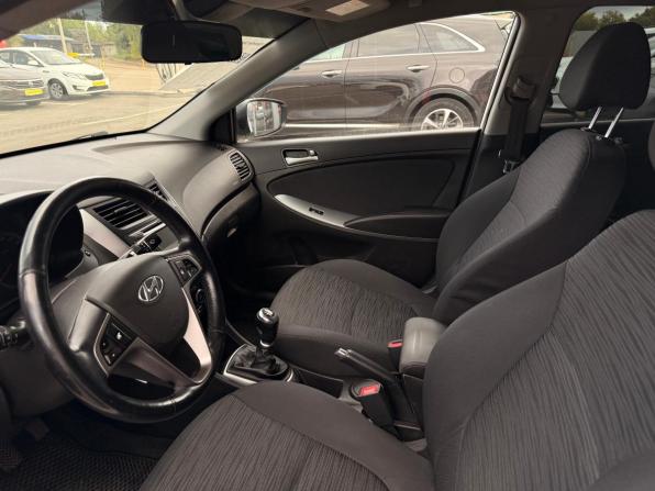 Hyundai Solaris I Рестайлинг с пробегом 2015 года, цена 930 000 рублей, 144876 км, седан, Автокод Объявления