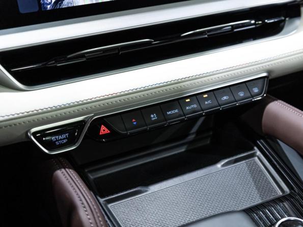 Geely Monjaro I с пробегом 2023 года, цена 3 269 700 рублей, 23604 км, внедорожник, Автокод Объявления