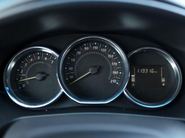 Renault Logan II Рестайлинг с пробегом 2019 года, цена 1 169 000 рублей, 118979 км, седан, Автокод Объявления