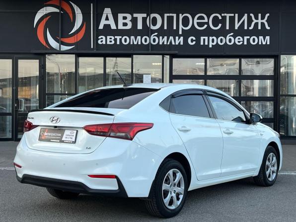 Hyundai Solaris II с пробегом 2018 года, цена 1 379 000 рублей, 125355 км, седан, Автокод Объявления