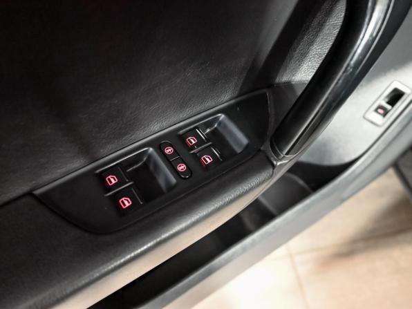 Volkswagen Touareg II с пробегом 2011 года, цена 1 980 000 рублей, 220386 км, внедорожник, Автокод Объявления