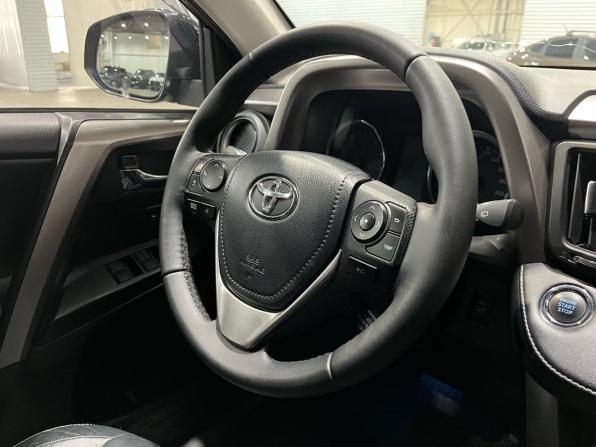 Toyota RAV4 IV (XA40) Рестайлинг с пробегом 2017 года, цена 2 730 000 рублей, 103172 км, внедорожник, Автокод Объявления