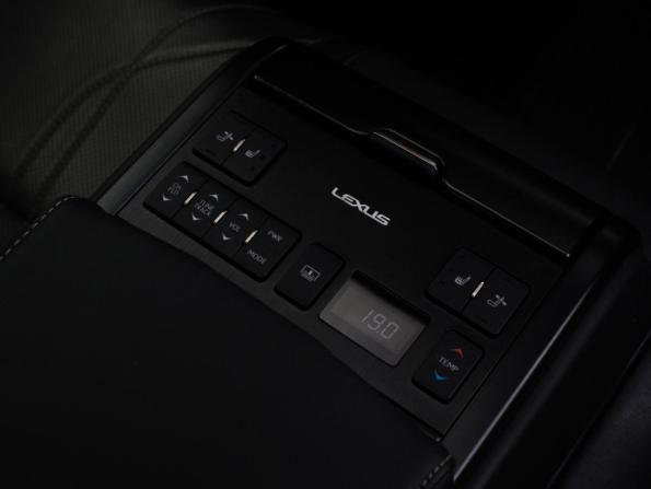 Lexus ES VII Рестайлинг с пробегом 2021 года, цена 4 701 510 рублей, 129303 км, седан, Автокод Объявления