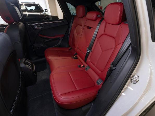 Porsche Macan I Рестайлинг 2 с пробегом 2023 года, цена 8 750 000 рублей, 864 км, внедорожник, Автокод Объявления