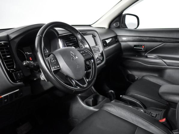 Mitsubishi Outlander III Рестайлинг 2 с пробегом 2015 года, цена 1 998 790 рублей, 210000 км, внедорожник, Автокод Объявления