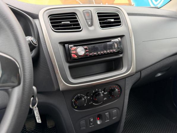 Renault Sandero II с пробегом 2014 года, цена 689 000 рублей, 171172 км, хэтчбек, Автокод Объявления