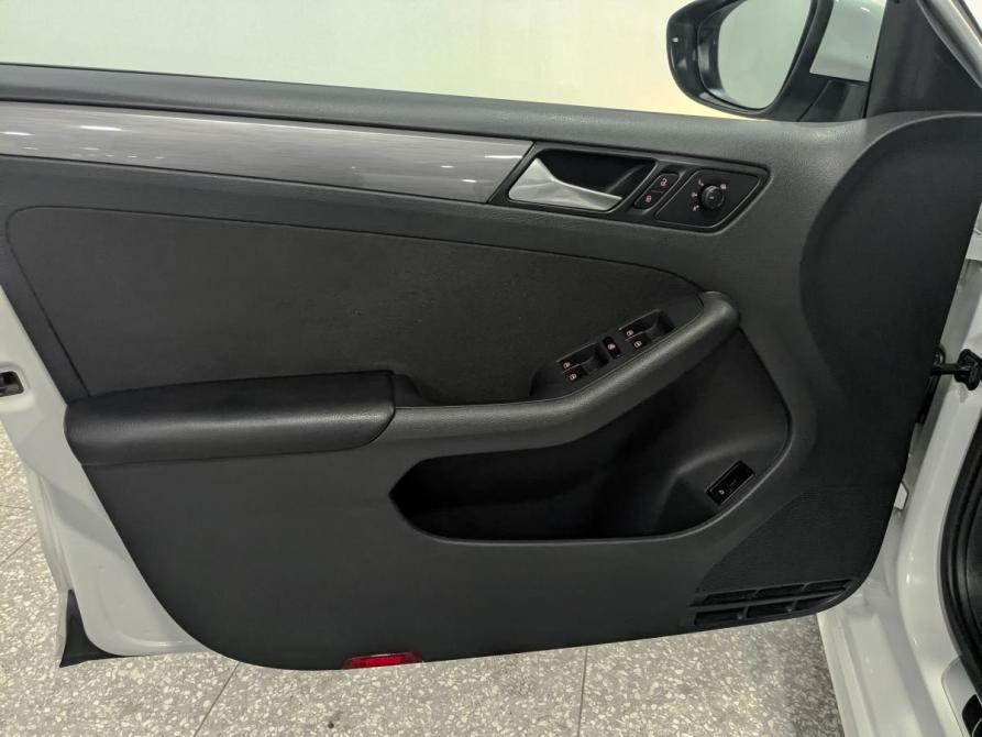 Volkswagen Jetta VI Рестайлинг Москва  - изображение 19