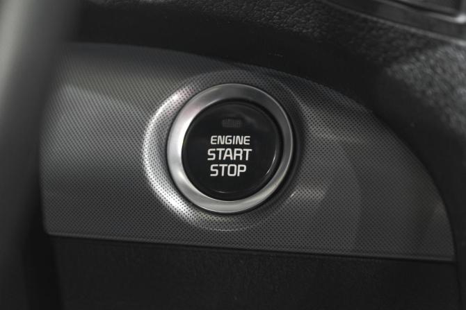 Kia Sorento II Рестайлинг с пробегом 2014 года, цена 1 799 000 рублей, 147000 км, внедорожник, Автокод Объявления