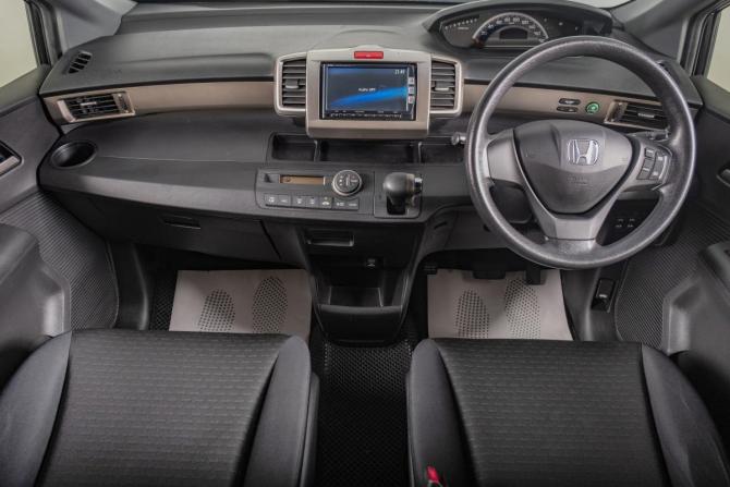 Honda Freed I Рестайлинг с пробегом 2012 года, цена 1 229 000 рублей, 109000 км, компактвэн, Автокод Объявления