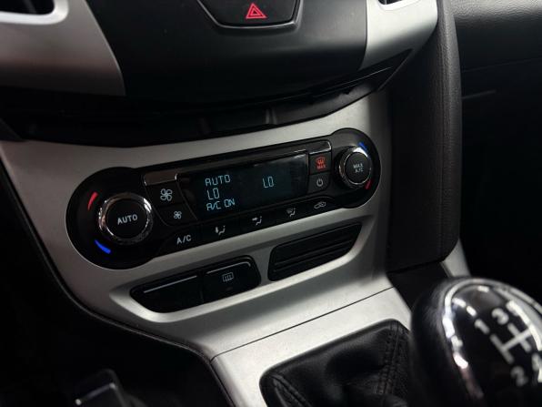 Ford Focus III с пробегом 2012 года, цена 929 900 рублей, 187000 км, универсал, Автокод Объявления