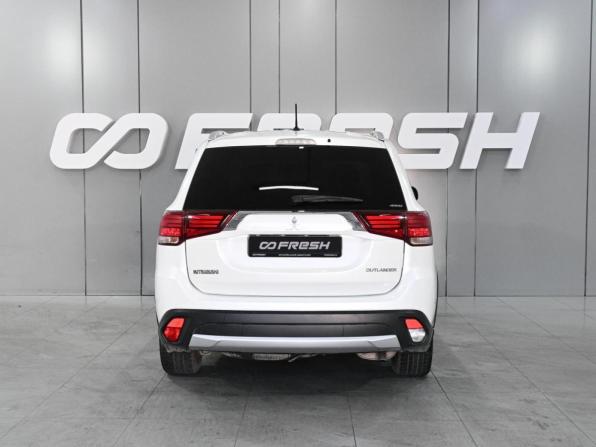 Mitsubishi Outlander III Рестайлинг 2 с пробегом 2015 года, цена 1 749 000 рублей, 179689 км, внедорожник, Автокод Объявления