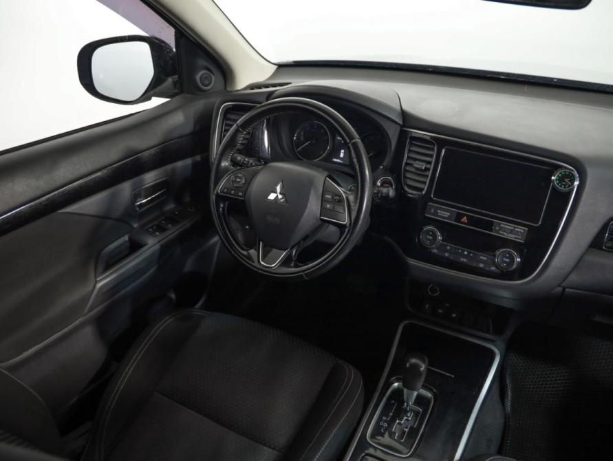 Mitsubishi Outlander III Рестайлинг 3 Санкт-Петербург  - изображение 8