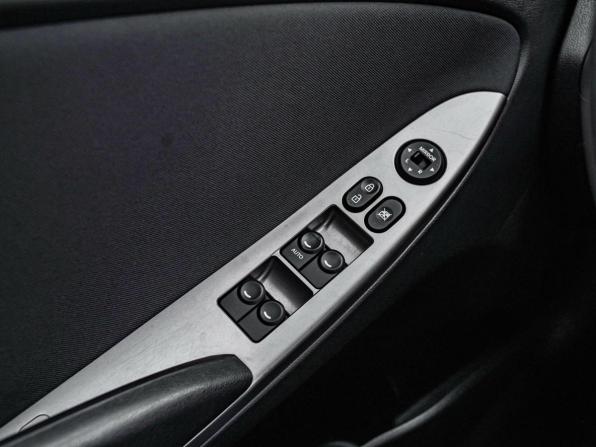 Hyundai Solaris I Рестайлинг с пробегом 2016 года, цена 890 000 рублей, 73280 км, седан, Автокод Объявления
