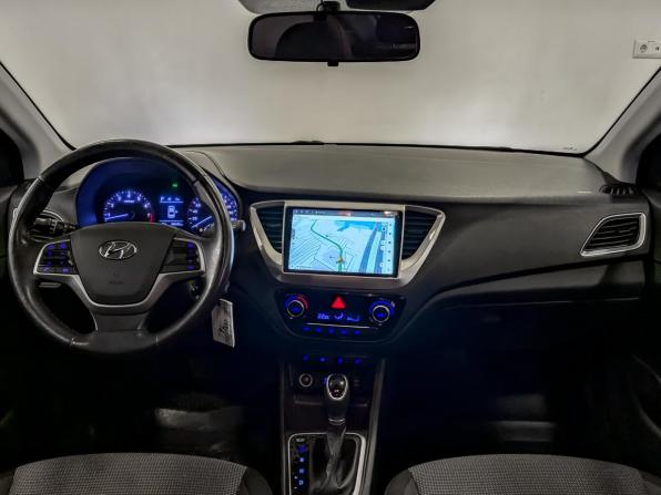 Hyundai Solaris II с пробегом 2018 года, цена 1 300 000 рублей, 104687 км, седан, Автокод Объявления