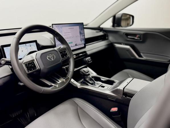 Toyota RAV4 VI (XA60) с пробегом 2026 года, цена 4 400 000 рублей, 18 км, внедорожник, Автокод Объявления