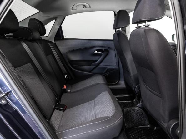 Volkswagen Polo V Рестайлинг с пробегом 2015 года, цена 999 000 рублей, 200357 км, седан, Автокод Объявления