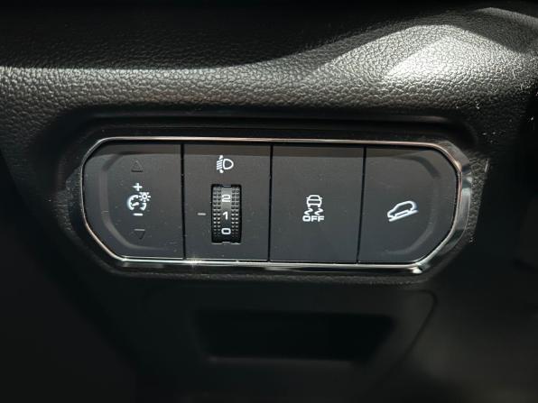 Haval Jolion I с пробегом 2022 года, цена 1 599 000 рублей, 77795 км, внедорожник, Автокод Объявления