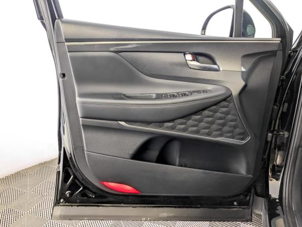 Hyundai Santa Fe IV Рестайлинг с пробегом 2023 года, цена 4 350 000 рублей, 47828 км, внедорожник, Автокод Объявления