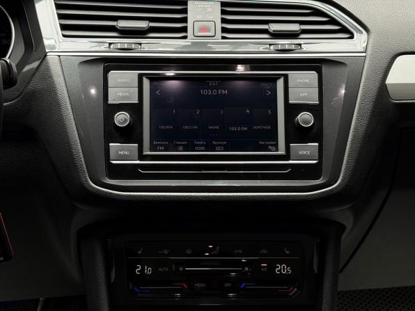 Volkswagen Tiguan II Рестайлинг с пробегом 2021 года, цена 2 349 000 рублей, 49622 км, внедорожник, Автокод Объявления