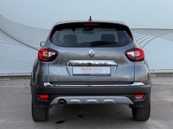 Renault Kaptur I Рестайлинг с пробегом 2021 года, цена 1 950 000 рублей, 31025 км, внедорожник, Автокод Объявления