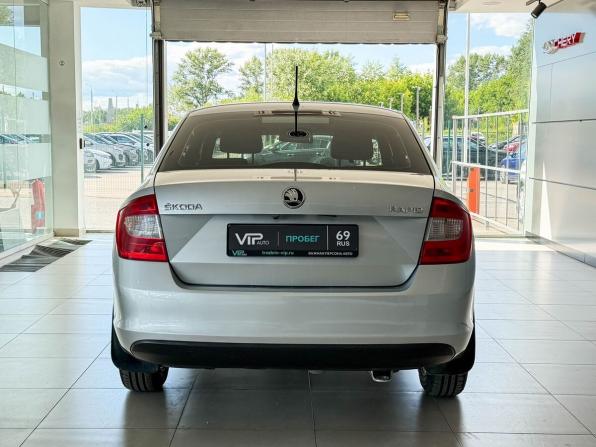 Skoda Rapid I с пробегом 2015 года, цена 947 000 рублей, 179153 км, лифтбек, Автокод Объявления