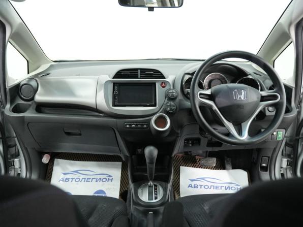 Honda Fit II с пробегом 2013 года, цена 1 040 000 рублей, 57000 км, хэтчбек, Автокод Объявления