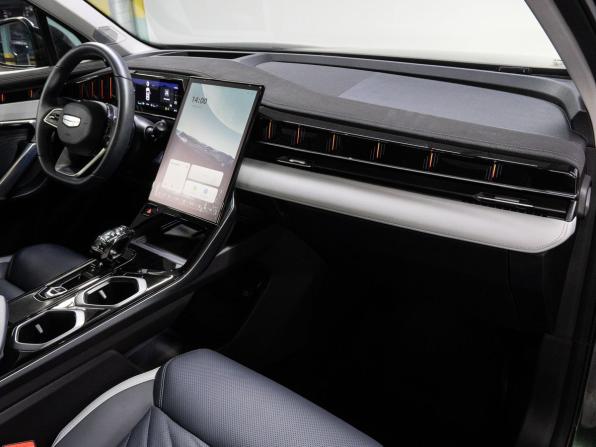 Geely Atlas II с пробегом 2024 года, цена 3 200 000 рублей, 13266 км, внедорожник, Автокод Объявления