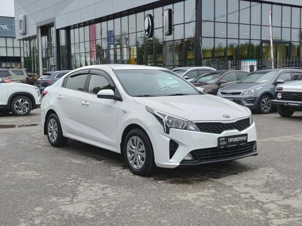 Kia Rio IV Рестайлинг с пробегом 2021 года, цена 1 520 000 рублей, 85344 км, седан, Автокод Объявления