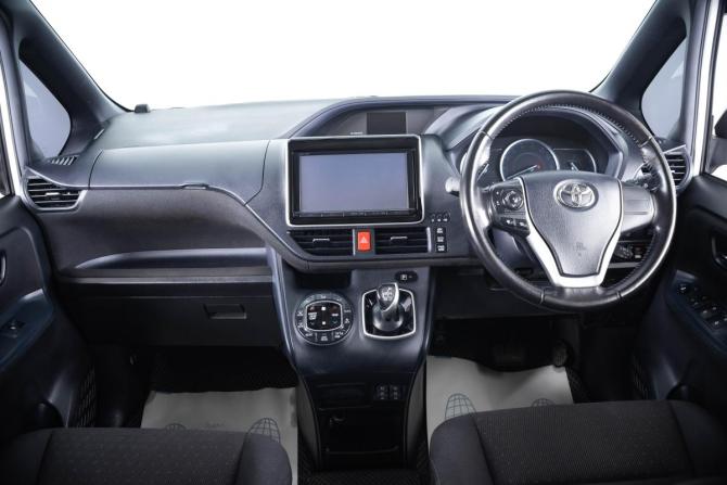 Toyota Voxy III (R80) с пробегом 2014 года, цена 1 799 000 рублей, 149256 км, минивэн, Автокод Объявления