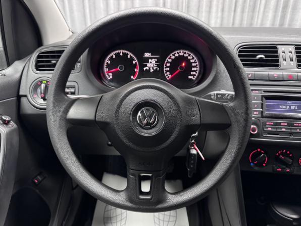 Volkswagen Polo V Рестайлинг с пробегом 2015 года, цена 1 050 000 рублей, 132521 км, седан, Автокод Объявления