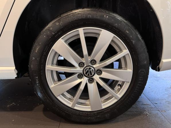 Volkswagen Polo V Рестайлинг с пробегом 2019 года, цена 1 375 000 рублей, 77302 км, седан, Автокод Объявления