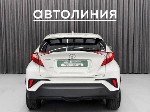 Toyota C-HR I Рестайлинг с пробегом 2019 года, цена 1 695 000 рублей, 150230 км, внедорожник, Автокод Объявления