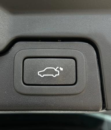 Land Rover Range Rover Evoque I Рестайлинг с пробегом 2018 года, цена 2 450 000 рублей, 126727 км, внедорожник, Автокод Объявления