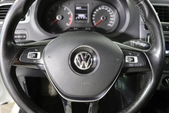 Volkswagen Polo V Рестайлинг с пробегом 2016 года, цена 1 079 990 рублей, 132569 км, седан, Автокод Объявления