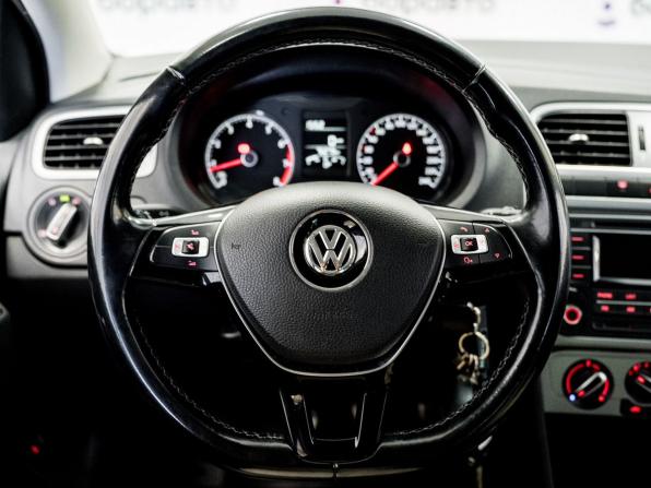 Volkswagen Polo V Рестайлинг с пробегом 2017 года, цена 1 210 000 рублей, 76278 км, седан, Автокод Объявления