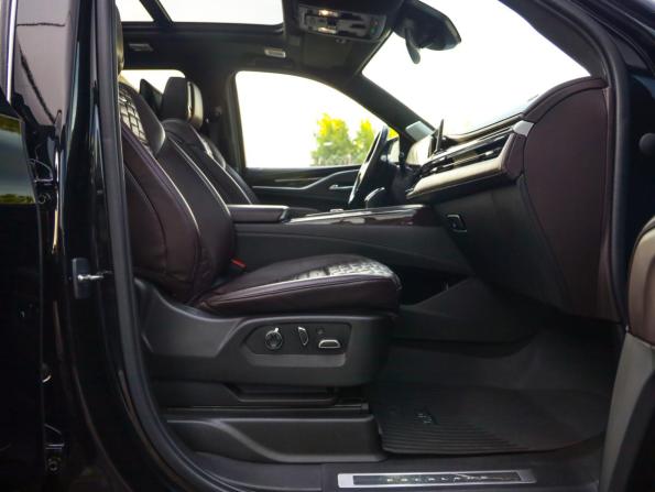 Cadillac Escalade V с пробегом 2021 года, цена 9 497 169 рублей, 82893 км, внедорожник, Автокод Объявления