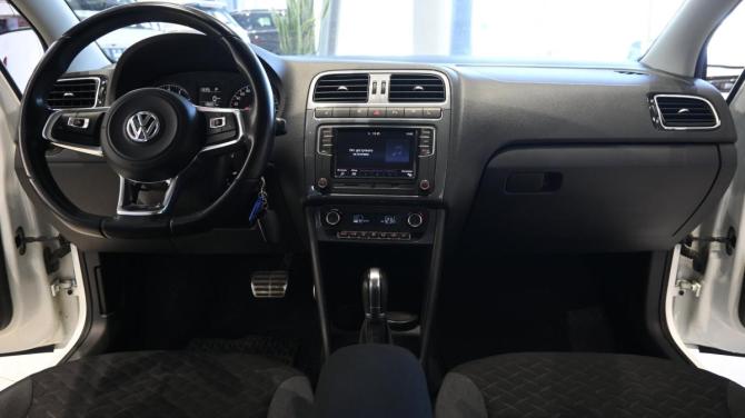 Volkswagen Polo V Рестайлинг с пробегом 2018 года, цена 1 320 000 рублей, 138105 км, седан, Автокод Объявления