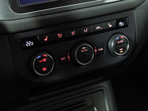 Volkswagen Tiguan I Рестайлинг с пробегом 2016 года, цена 1 589 777 рублей, 67518 км, внедорожник, Автокод Объявления