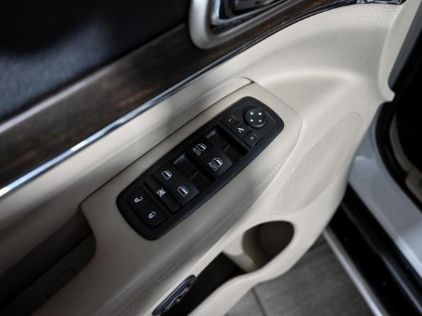 Jeep Grand Cherokee IV (WK2) Рестайлинг с пробегом 2016 года, цена 3 250 000 рублей, 140936 км, внедорожник, Автокод Объявления