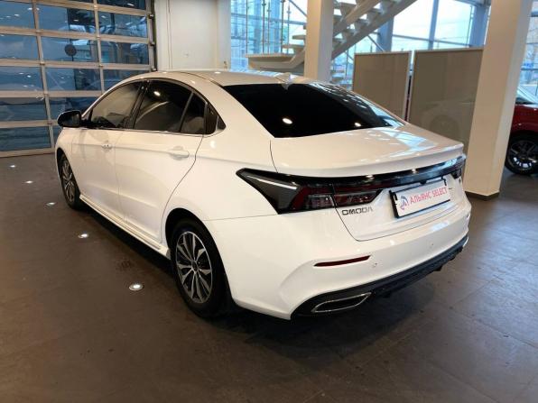 Omoda S5 с пробегом 2023 года, цена 1 500 000 рублей, 26241 км, седан, Автокод Объявления