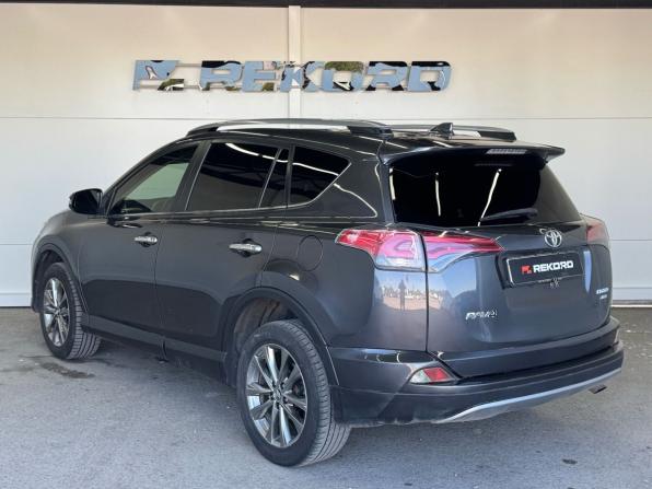 Toyota RAV4 IV (XA40) Рестайлинг с пробегом 2017 года, цена 2 299 000 рублей, 253264 км, внедорожник, Автокод Объявления