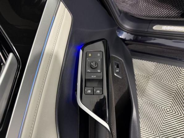 Volkswagen ID.6 с пробегом 2023 года, цена 3 850 000 рублей, 62000 км, внедорожник, Автокод Объявления