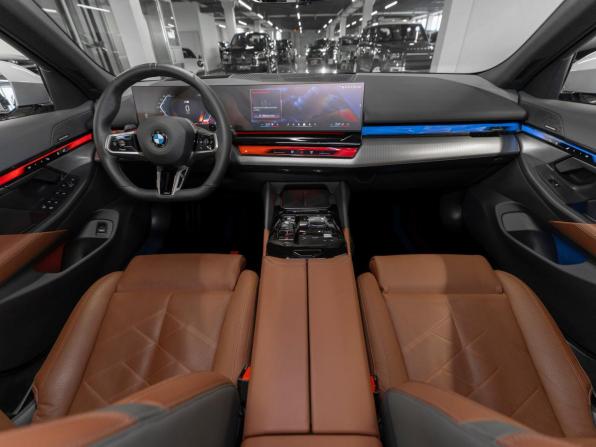 BMW 5 серии VIII (G60/G61/G68) с пробегом 2023 года, цена 7 950 000 рублей, 19500 км, седан, Автокод Объявления