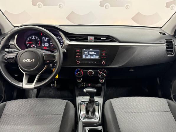 Kia Rio IV Рестайлинг с пробегом 2021 года, цена 1 690 000 рублей, 66908 км, седан, Автокод Объявления