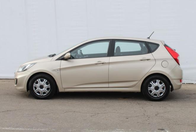 Hyundai Solaris I с пробегом 2012 года, цена 650 000 рублей, 209019 км, хэтчбек, Автокод Объявления